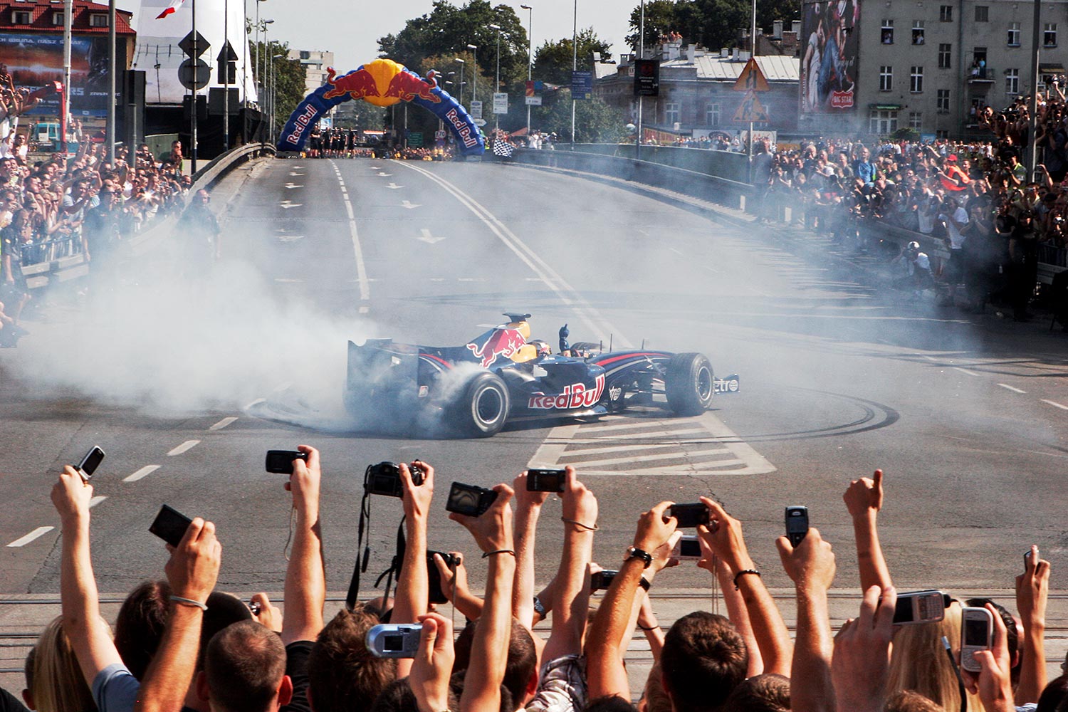 Red Bull 3D Race by Tomek Gola - Gola.PRO