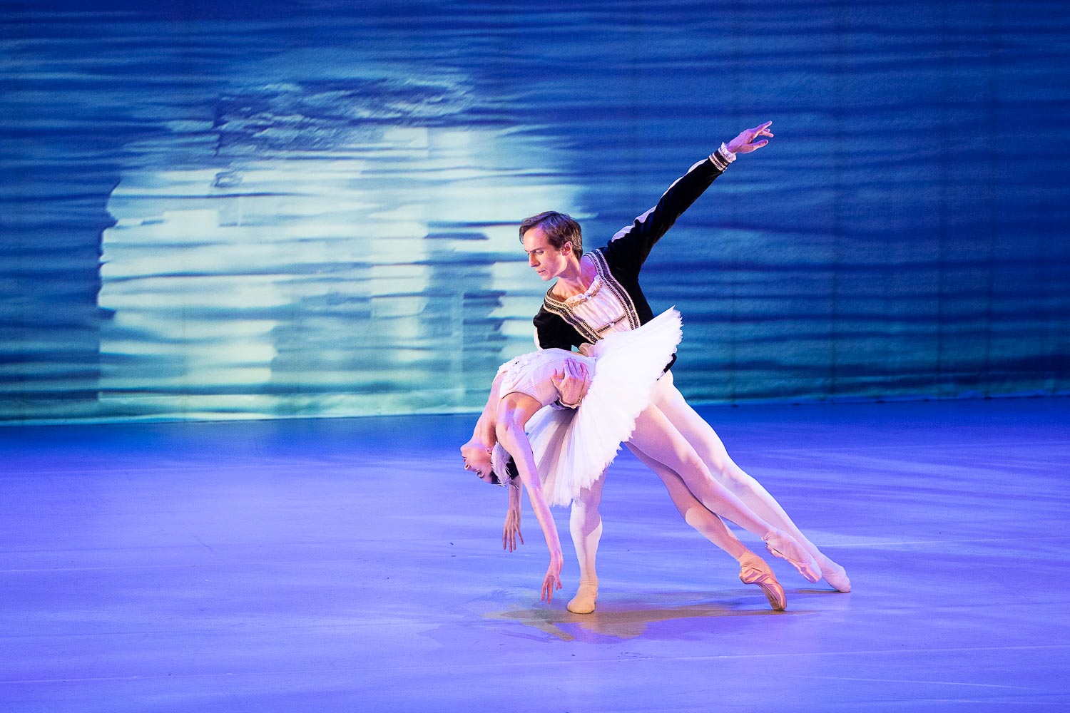 Elisabeth Tonev and Arthur Shesterikov in World Ballet Stars Gala 2023. Photo: Tomek Gola / gola.pro.