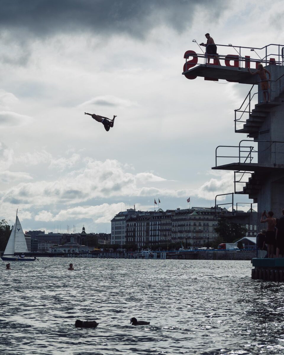 High diving at Bains des Pâquis, Geneva